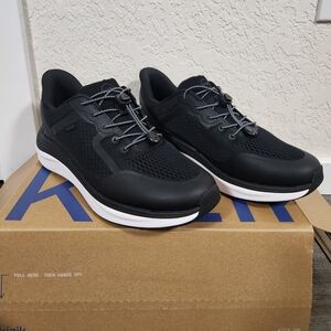 Kizik Men's LONDON Black Athletic Sneakers
